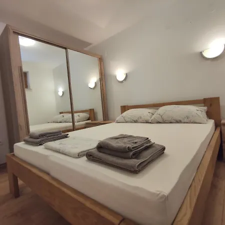 Mirica Brodarica (Sibenik-Knin)